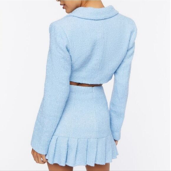 BRAND NEW WOVEN TWEED BLAZER FEATURING A CROPPED LENGTH, NOTCHED LABELS SETS - Picture 10 of 16